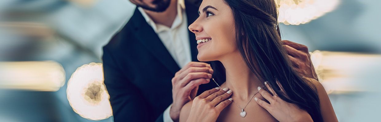 How To Choose a Diamond Necklace