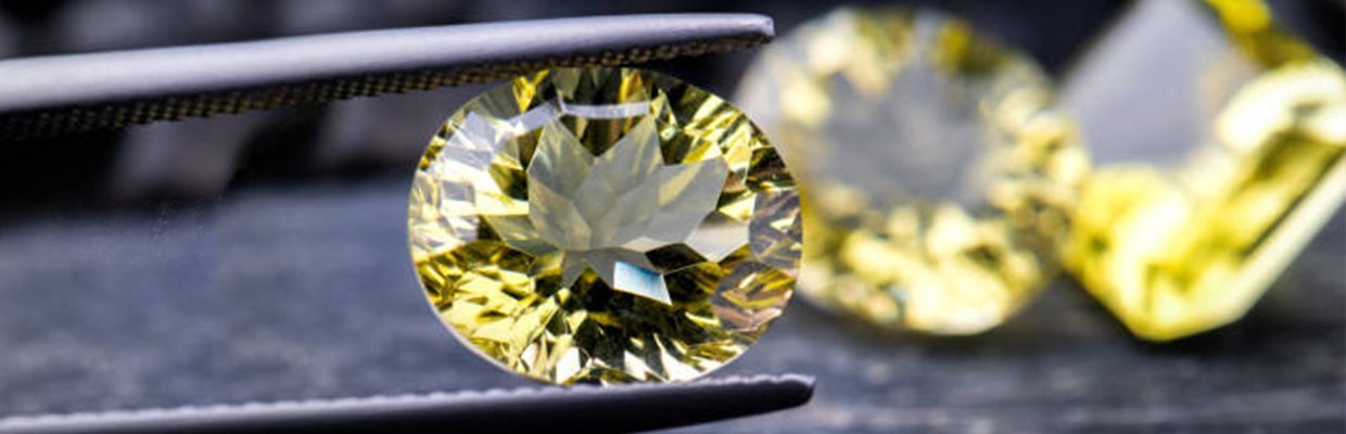 Youthful in Yellow (jewelry and style guide)