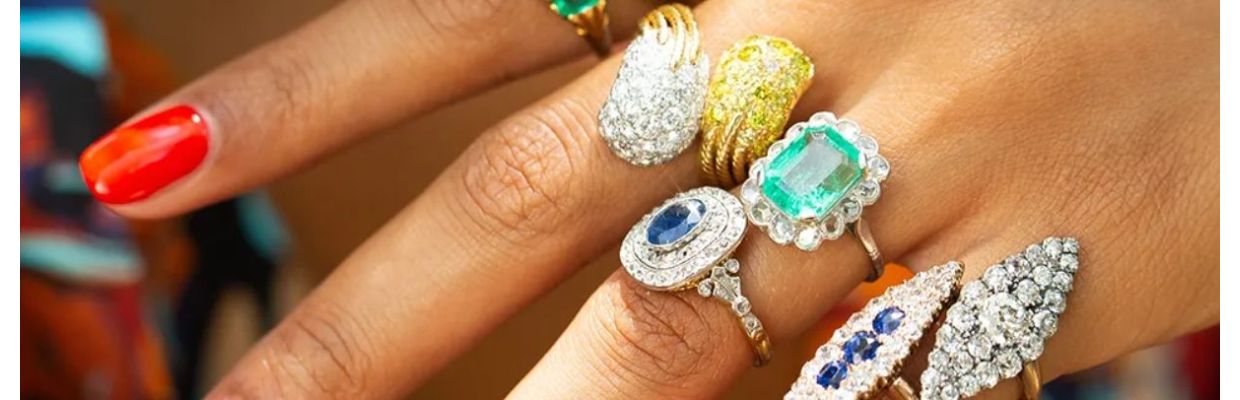 Tips for Buying Vintage Jewelry Confidently
