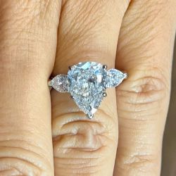 *4.02 Ct. GIA Certified Diamond Engagement Ring *
