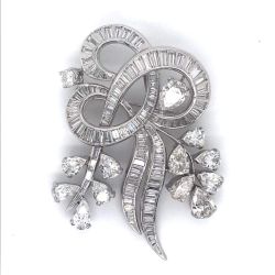 12.25 Ct Art Deco Diamond Pin
