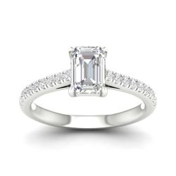 Classic Engagement Ring (Emerald)