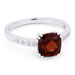 Front view diamond and garnet fashion ring white gold