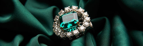 Emerald jewelry style guide